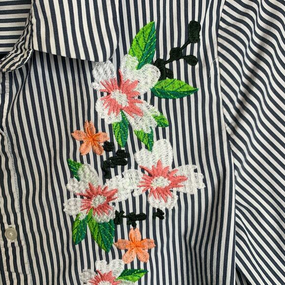 Marc New York Black White Stripe Embroidered Floral Button Up Sz Small - Picture 9 of 9